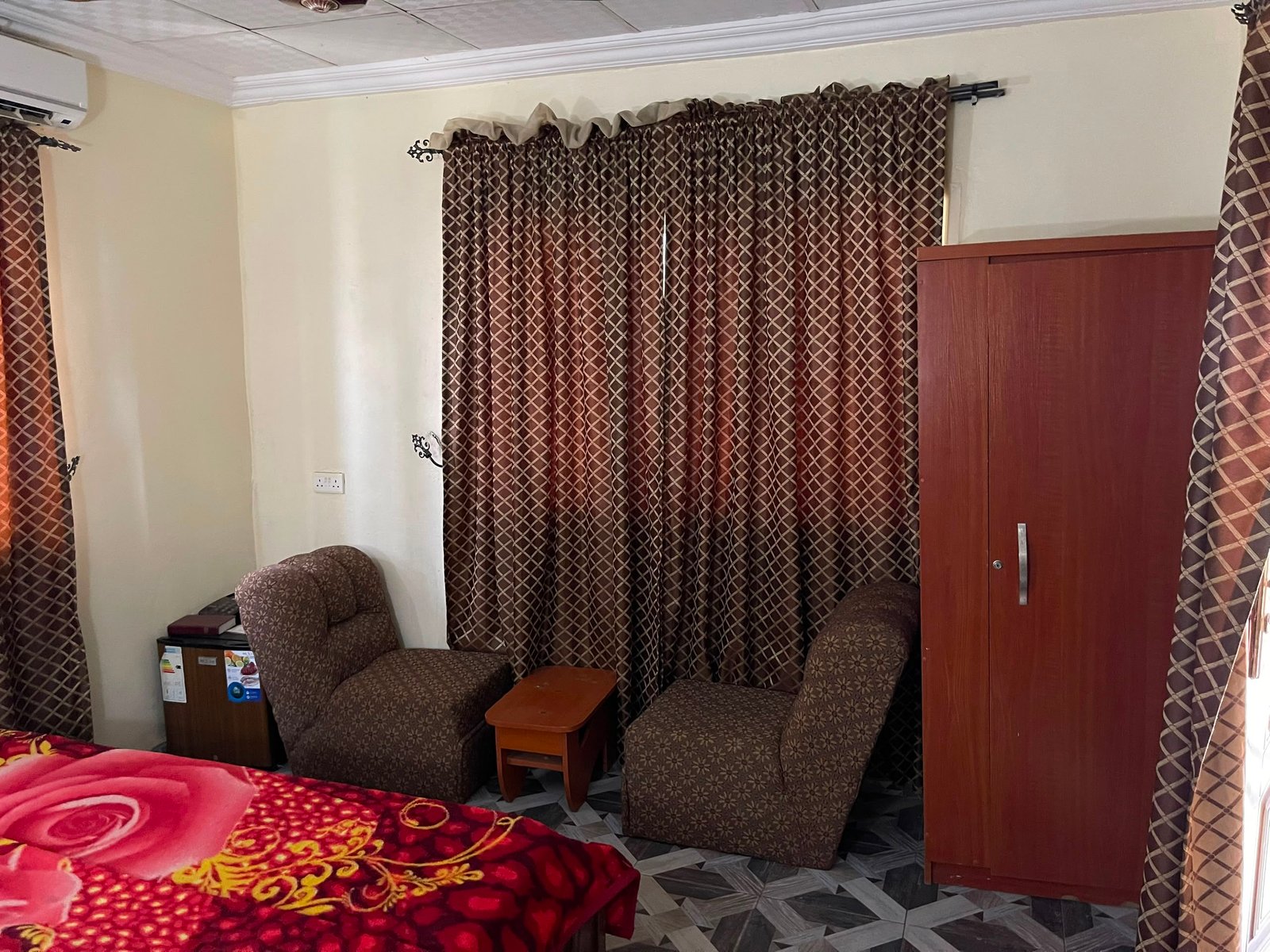 Nice Channel Hotel